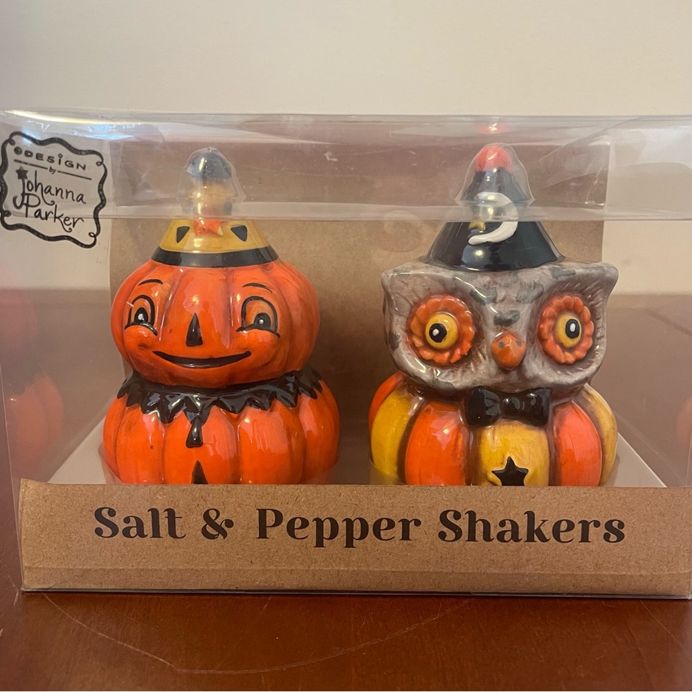 NIB JOHANNA PARKER PUMPKIN & OWL SALT & PEPPER SHAKER SET Halloween Holiday